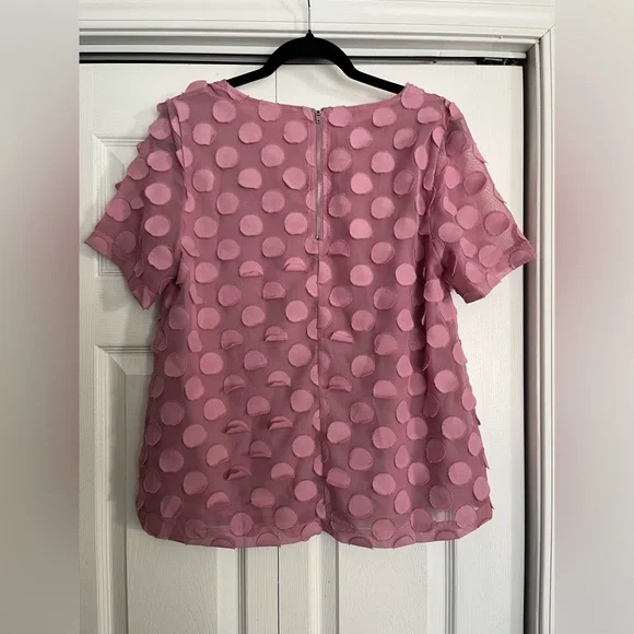 🔥3/$15🔥 Entro Dot Blouse - Picture 4 of 4